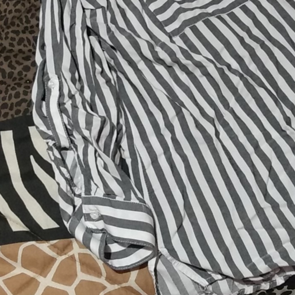 Button up blouse - Picture 2 of 3